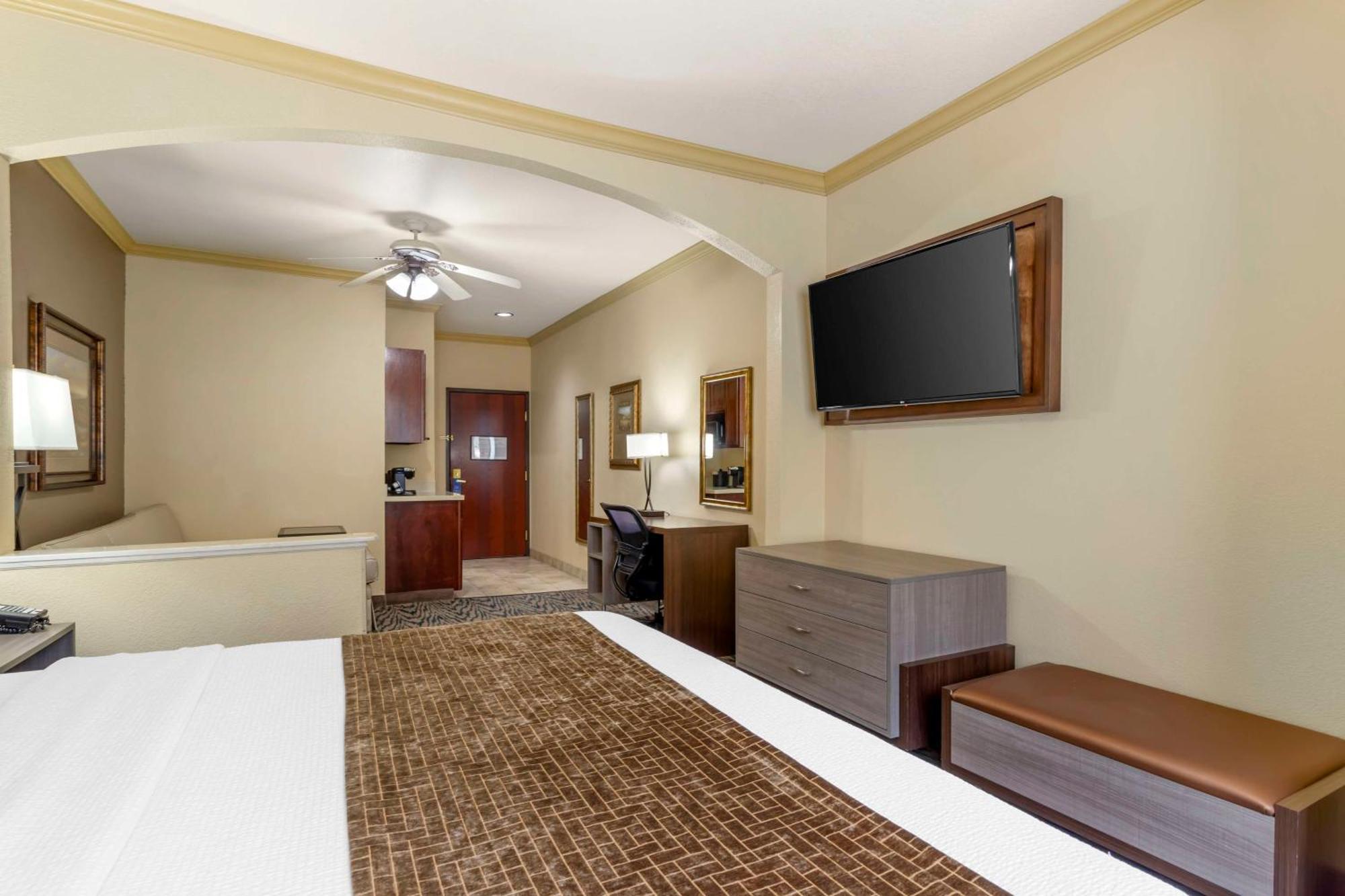 Best Western Plus Crown Colony Inn & Suites Lufkin Εξωτερικό φωτογραφία