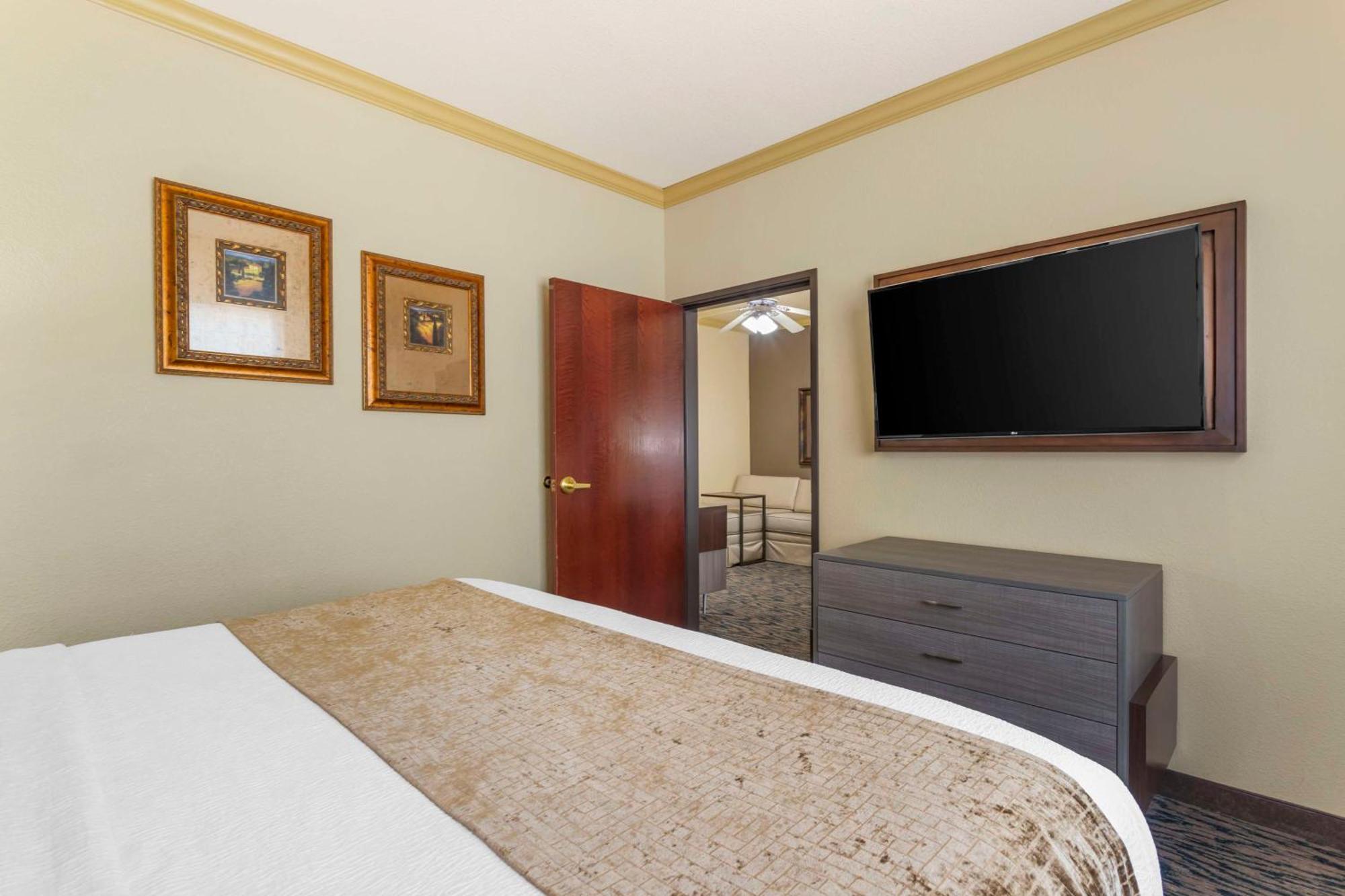 Best Western Plus Crown Colony Inn & Suites Lufkin Εξωτερικό φωτογραφία