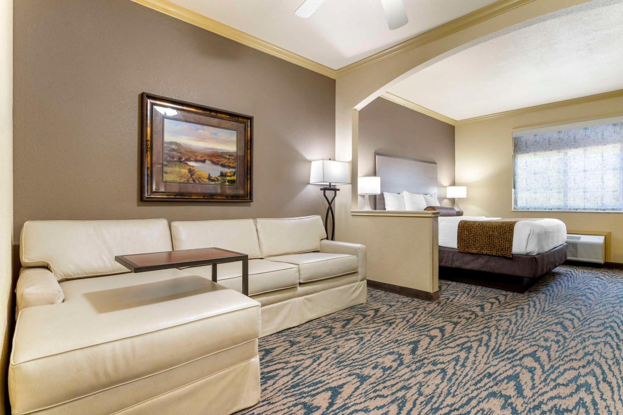 Best Western Plus Crown Colony Inn & Suites Lufkin Εξωτερικό φωτογραφία