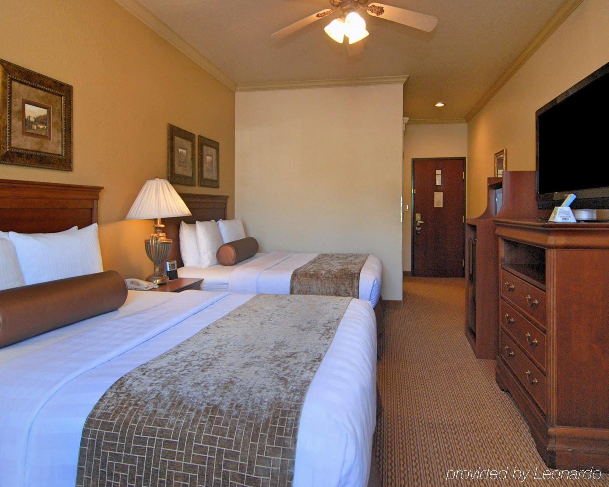 Best Western Plus Crown Colony Inn & Suites Lufkin Εξωτερικό φωτογραφία