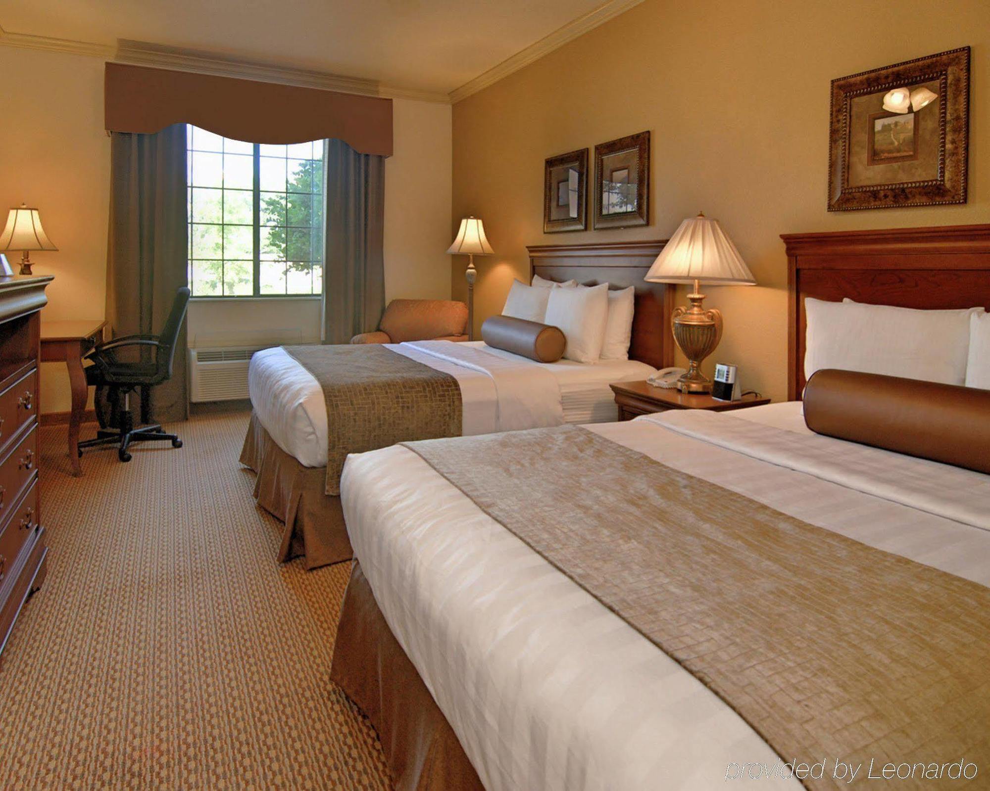 Best Western Plus Crown Colony Inn & Suites Lufkin Εξωτερικό φωτογραφία