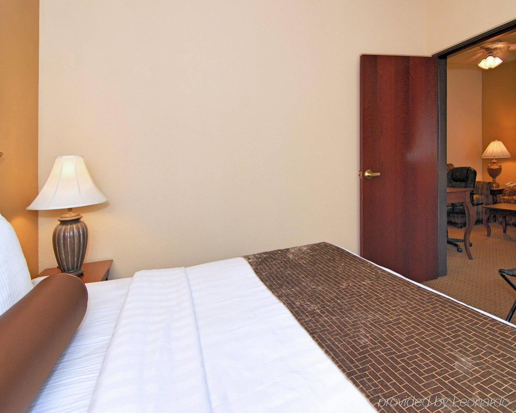 Best Western Plus Crown Colony Inn & Suites Lufkin Εξωτερικό φωτογραφία