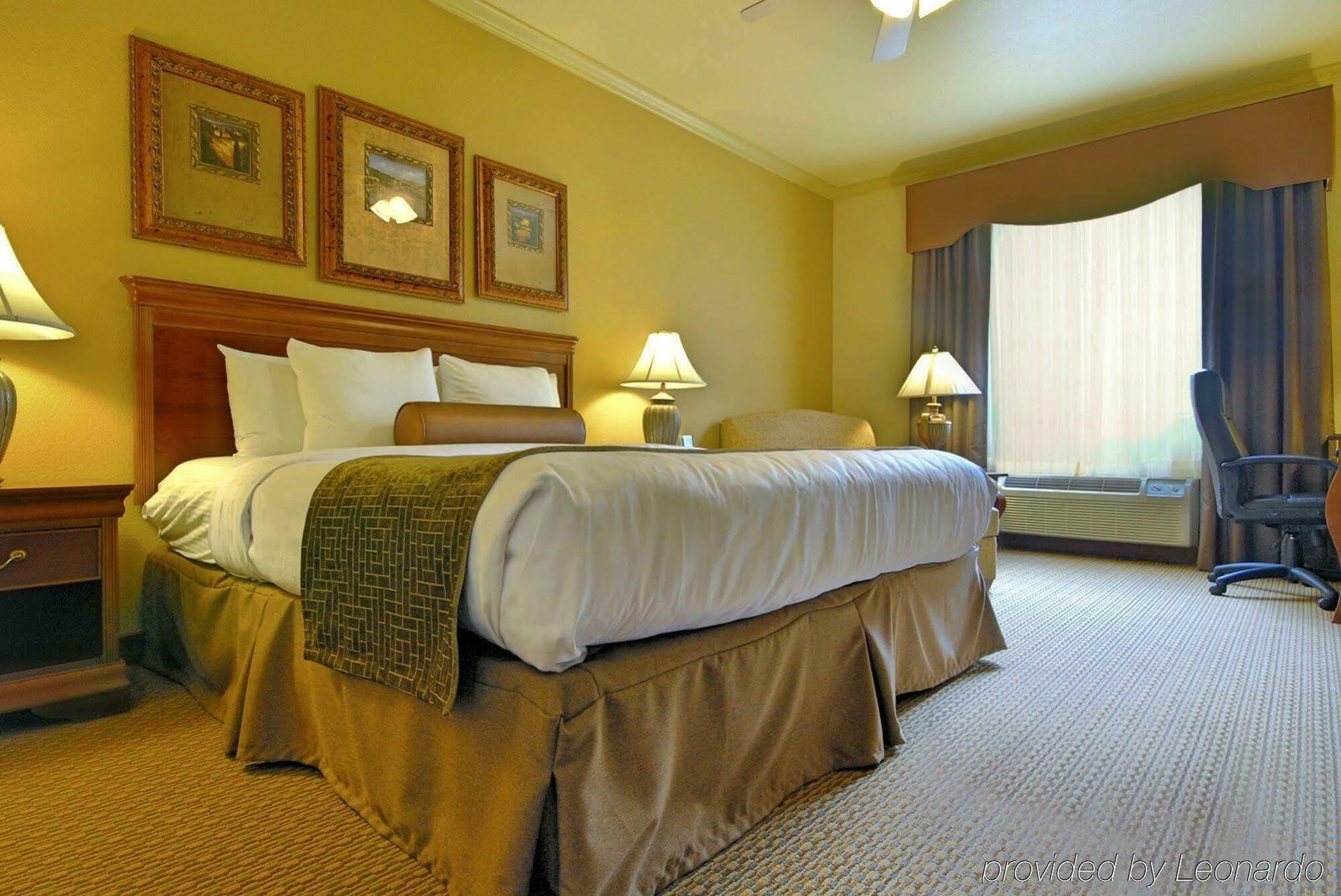 Best Western Plus Crown Colony Inn & Suites Lufkin Εξωτερικό φωτογραφία